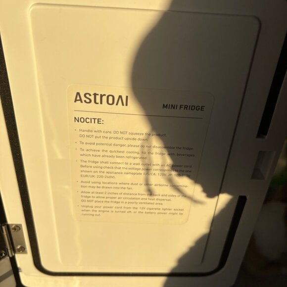 Mini Fridge 2.0 Gen - Picture 3 of 5